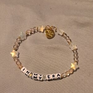 Gold and White Star Beaded Bracelet